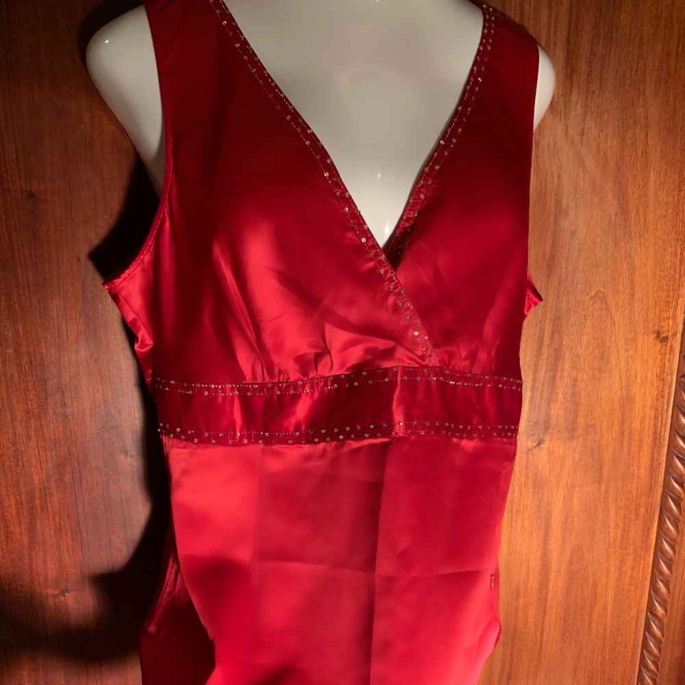 NWOT New Red Silky V-Neck Embellished Plus Top 16